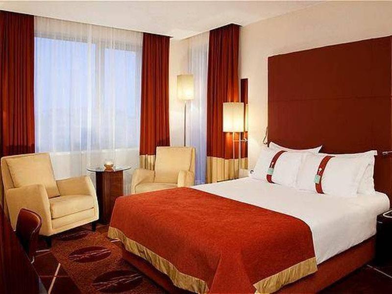 فندق هوليداي إن صوفيا المظهر الخارجي الصورة